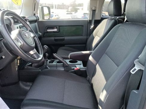 Used 2014 Toyota FJ Cruiser 4WD w/ Upgrade Package image 15