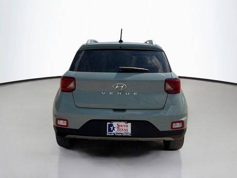 Used 2026 Hyundai Venue SEL FWD image 6