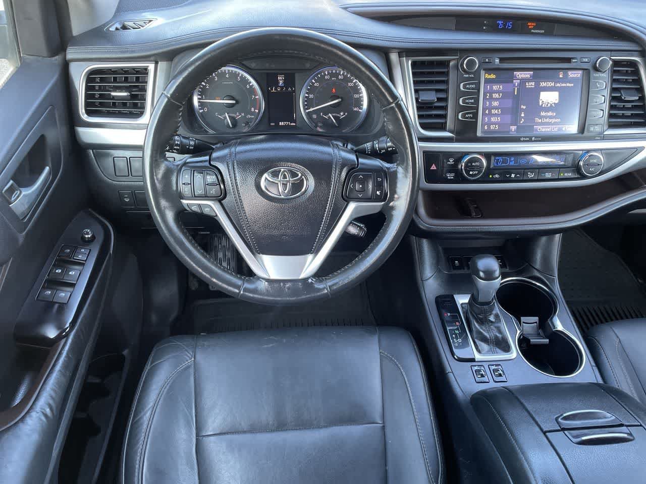 Used 2015 Toyota Highlander XLE AWD/4WD image 11