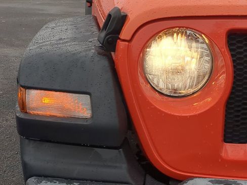 Used 2018 Jeep Wrangler Sport S image 10