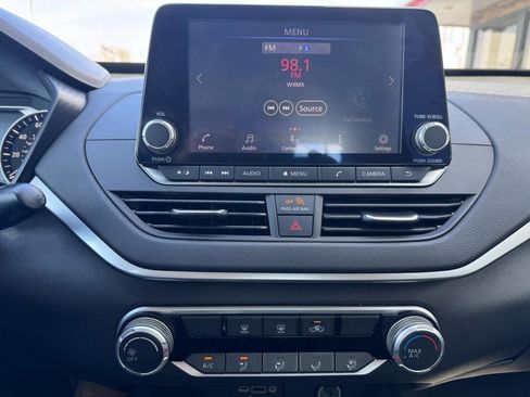 Used 2022 Nissan Altima 2.5 SV image 19