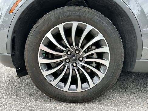 Used 2023 Lincoln Aviator Reserve AWD/4WD image 14