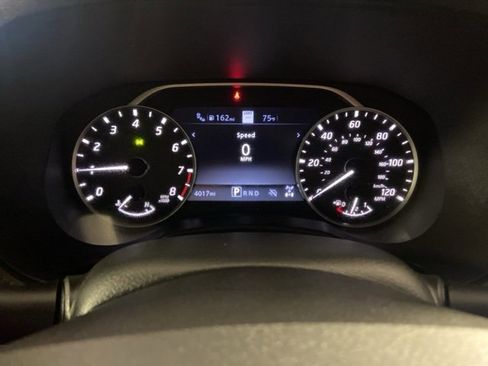 Used 2025 Nissan Frontier SL image 14