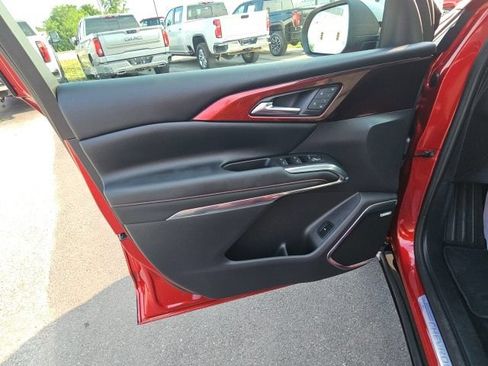 Used 2024 Chevrolet Traverse RS w/ LPO, Floor Liner Package FWD image 23
