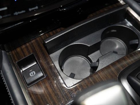 Used 2019 Lexus LX 570 4WD w/ Luxury Package image 26