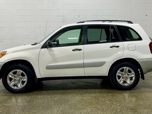 Used 2004 Toyota RAV4 2WD image 2
