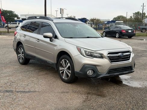 Used 2018 Subaru Outback 3.6R Limited image 3