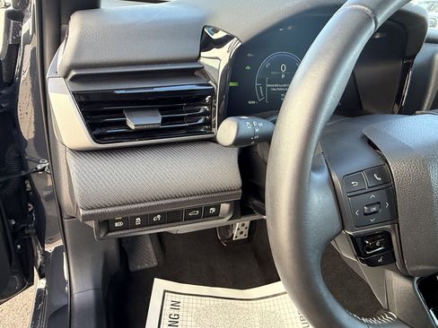 Certified 2025 Toyota Camry SE image 17