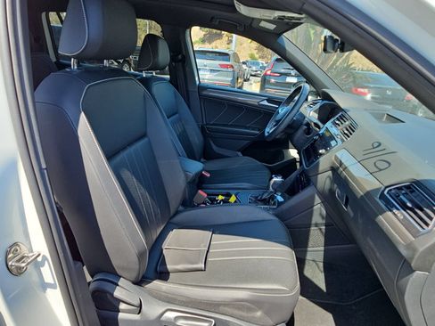Used 2023 Volkswagen Tiguan SE R-Line FWD image 13