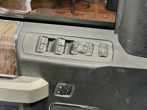 Used 2019 Ford F250 Lariat AWD/4WD image 18
