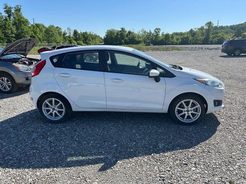 Used 2019 Ford Fiesta SE w/ Equipment Group 201A FWD image 2
