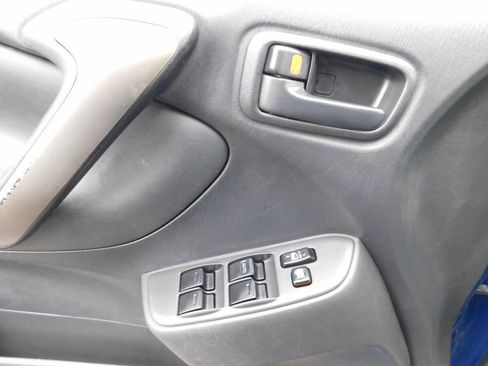 Used 2005 Toyota RAV4 4WD image 17