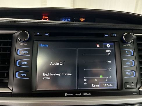 Used 2018 Toyota Highlander XLE AWD/4WD image 13