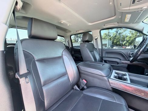 Used 2018 GMC Sierra 2500 SLT w/ Driver Alert Package AWD/4WD image 27
