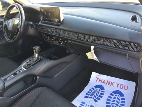 Certified 2025 Honda HR-V Sport image 31