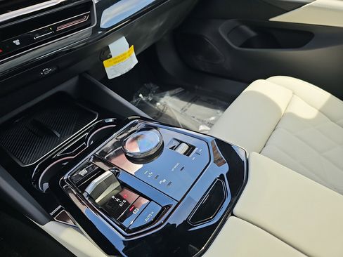 New 2026 BMW 530i xDrive w/ M Sport Package AWD/4WD image 27