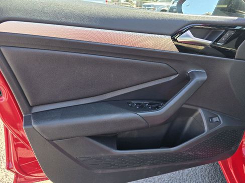 Used 2019 Volkswagen Jetta R-Line FWD image 8