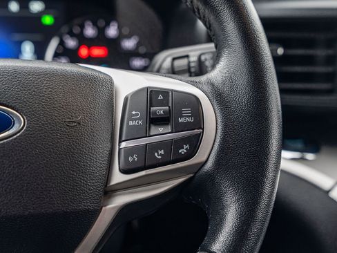 Certified 2022 Ford Explorer XLT RWD image 30