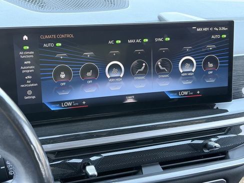 Used 2023 BMW X7 xDrive40i w/ M Sport Package AWD/4WD image 17