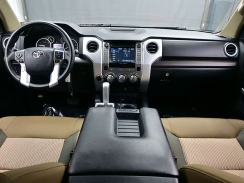 Used 2017 Toyota Tundra SR5 image 17