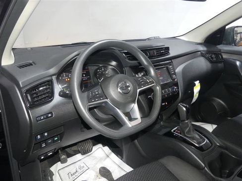 Used 2021 Nissan Rogue Sport S image 23