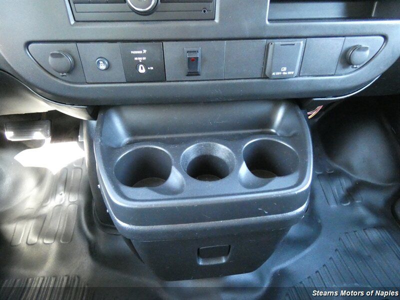 Used 2015 Chevrolet Express 2500 RWD image 27