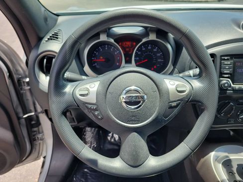 Used 2015 Nissan Juke S FWD image 24