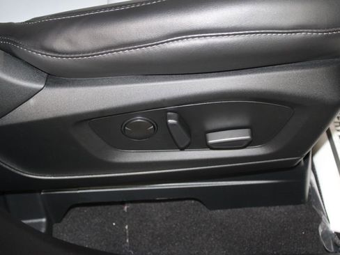 Used 2023 Ford Explorer XLT w/ Equipment Group 202A image 33