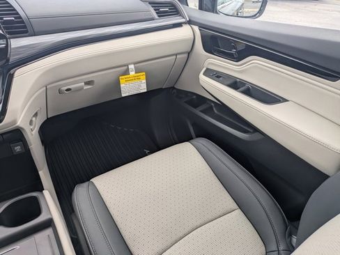 New 2026 Honda Odyssey Elite image 16