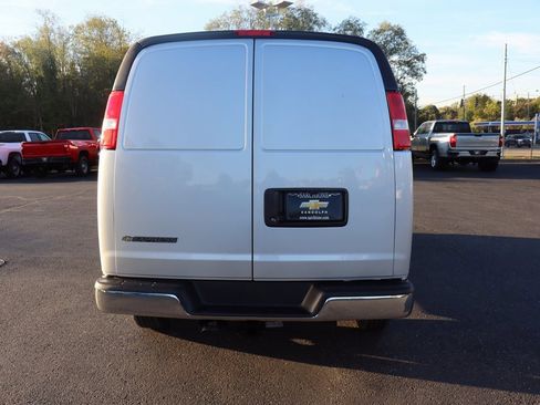 New 2025 Chevrolet Express 3500 w/ Driver Convenience Package image 22