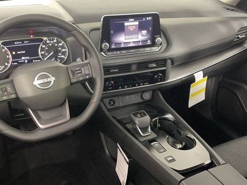 New 2025 Nissan Rogue SV image 15