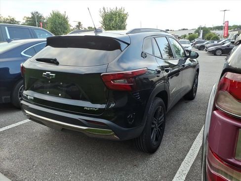 Used 2025 Chevrolet Trax ACTIV w/ Driver Confidence Package FWD image 2