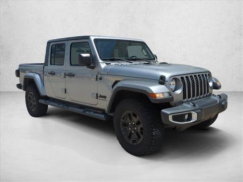 Used 2021 Jeep Gladiator Sport AWD/4WD image 3