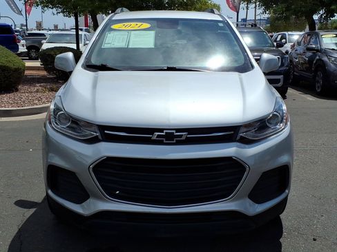 Used 2021 Chevrolet Trax LT w/ Sport Edition FWD image 8