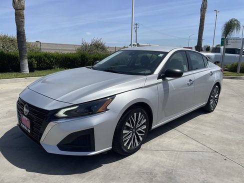 Used 2024 Nissan Altima 2.5 SV FWD image 4