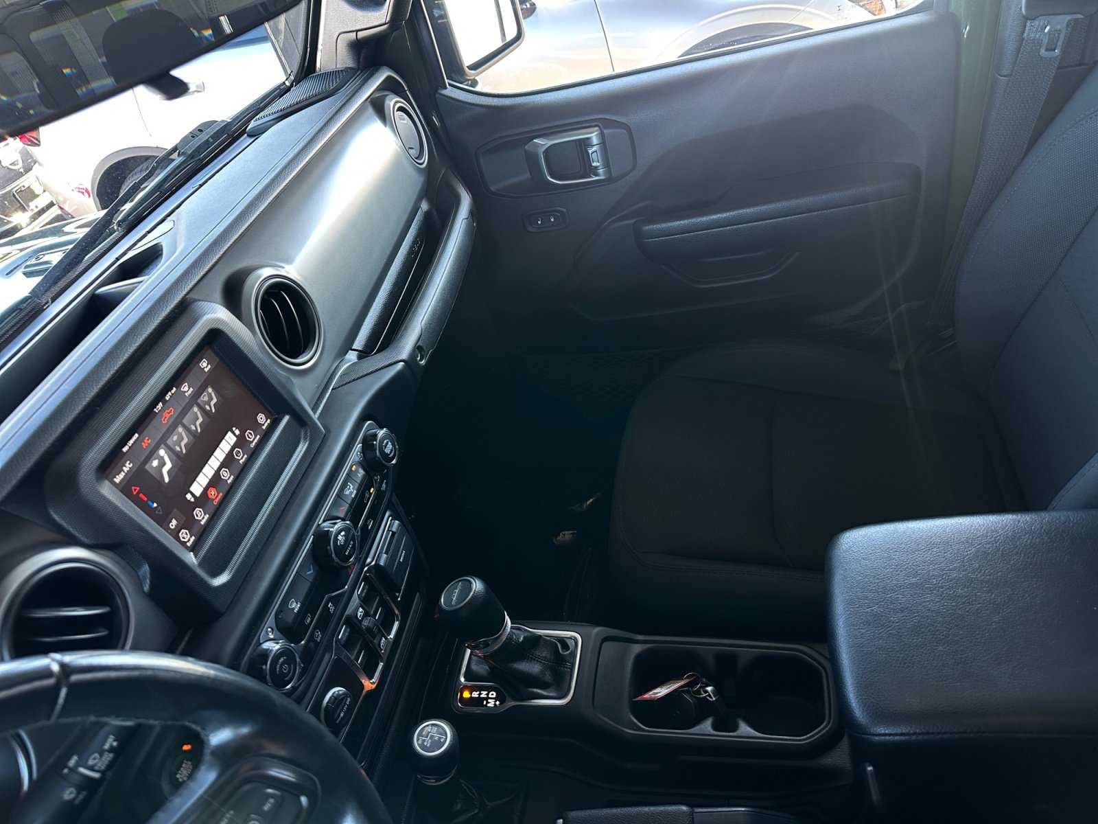 Used 2022 Jeep Gladiator Sport AWD/4WD image 23