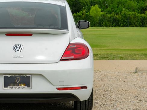 Used 2018 Volkswagen Beetle 2.0T S FWD image 37