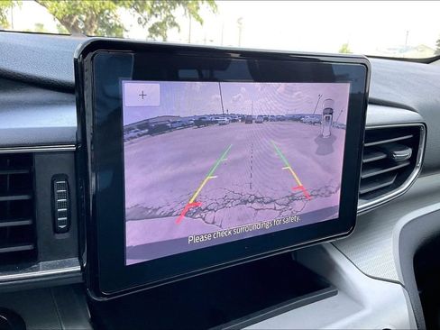 Used 2021 Ford Explorer XLT w/ Equipment Group 202A RWD image 13