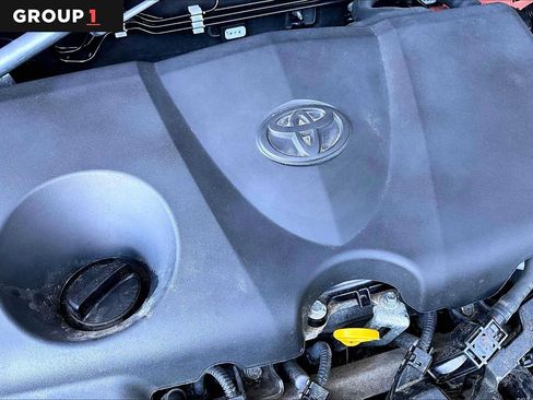 Used 2023 Toyota Venza LE AWD/4WD image 30