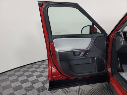 Used 2023 Rivian R1S Launch Edition image 16