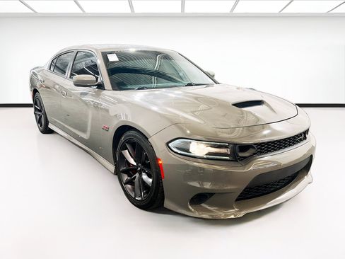 Used 2019 Dodge Charger Scat Pack w/ Plus Group RWD image 3