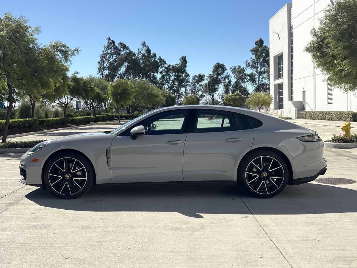 Used 2022 Porsche Panamera Platinum Edition w/ Assistance Package RWD image 6