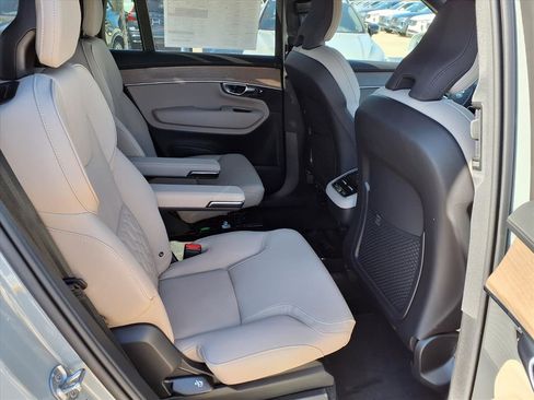 New 2026 Volvo XC90 B5 Plus image 10
