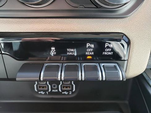 Used 2022 RAM 1500 Laramie AWD/4WD image 21