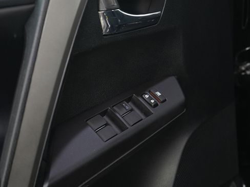 Used 2018 Toyota RAV4 XLE AWD/4WD image 21