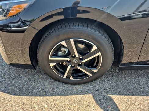 Used 2025 Nissan Sentra SV FWD image 24