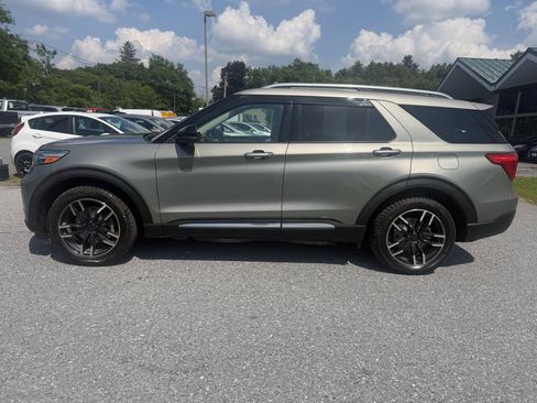 Used 2020 Ford Explorer Platinum w/ Premium Technology Package AWD/4WD image 2