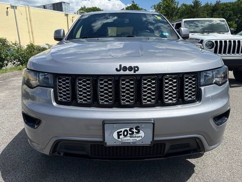 Used 2020 Jeep Grand Cherokee Altitude AWD/4WD image 9