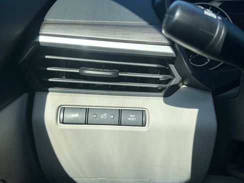 Used 2025 Nissan Altima 2.5 SV FWD image 24