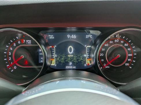 Used 2021 Jeep Gladiator Rubicon AWD/4WD image 8
